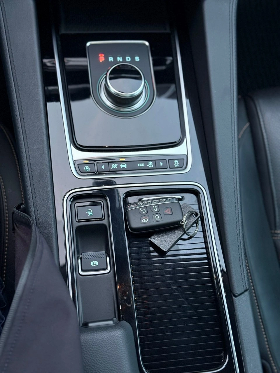 Jaguar F-Pace - Zdjęcie 34