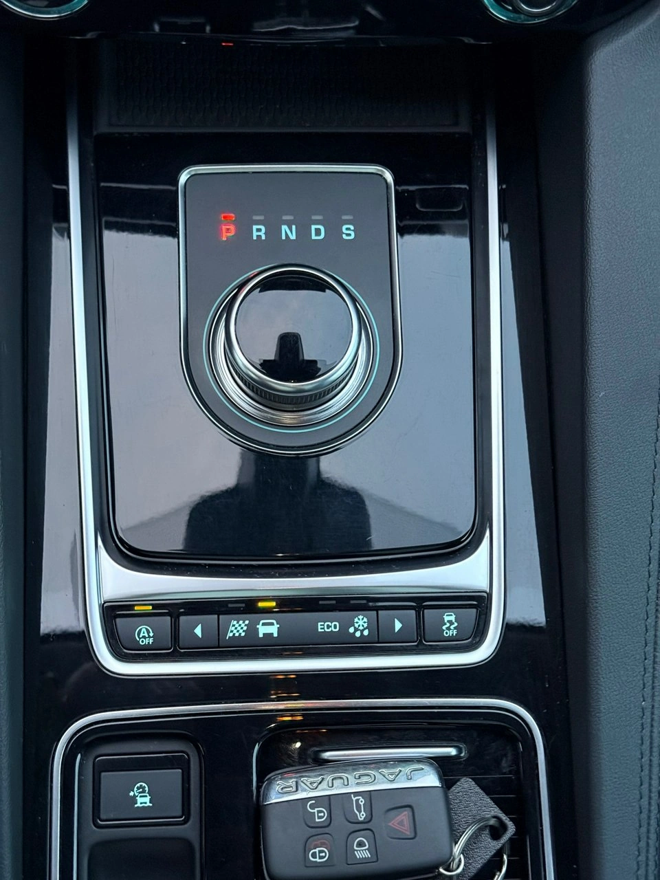 Jaguar F-Pace - Zdjęcie 35