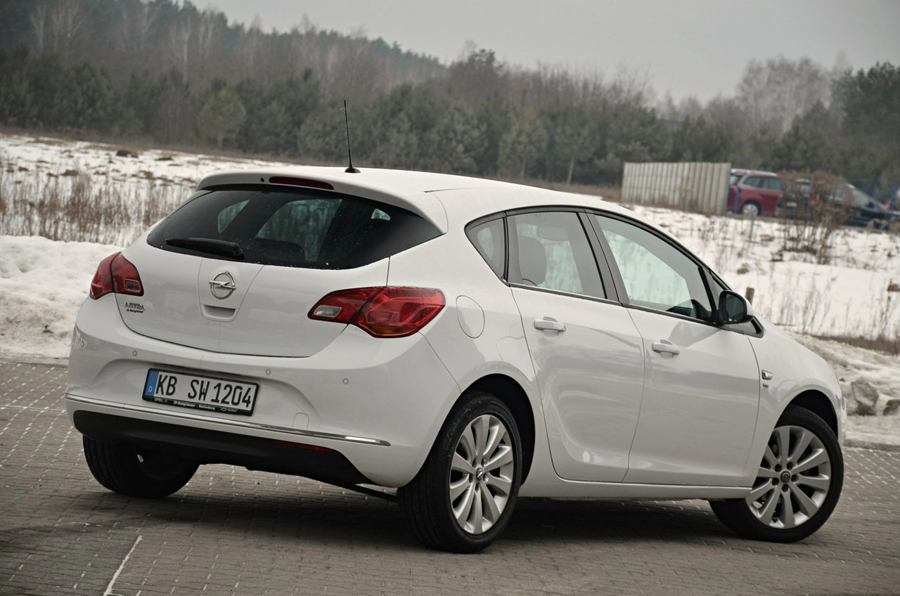 Opel Astra - Zdjęcie 9