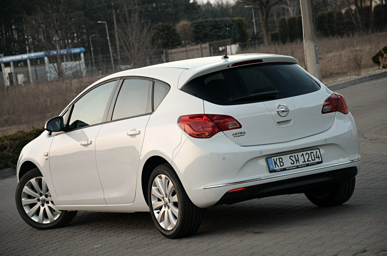 Opel Astra - Zdjęcie 9