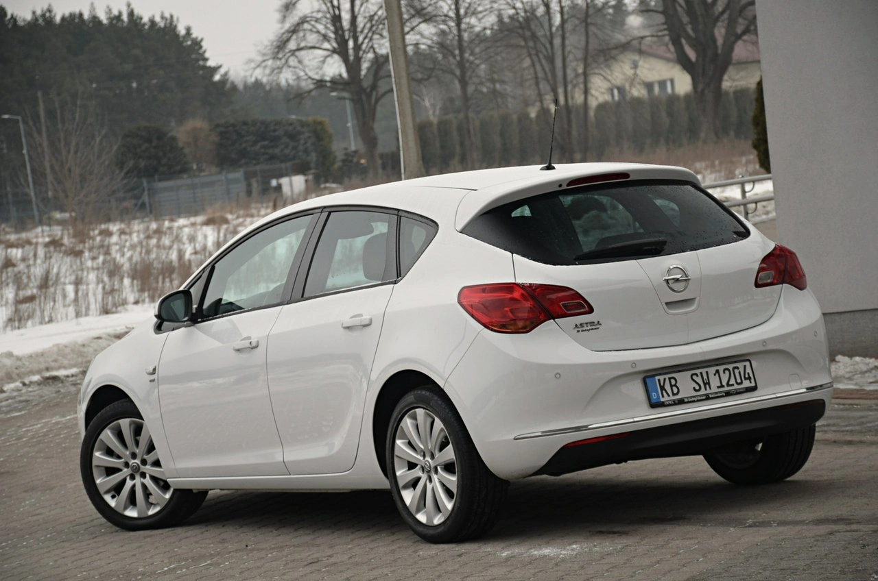 Opel Astra - Zdjęcie 11