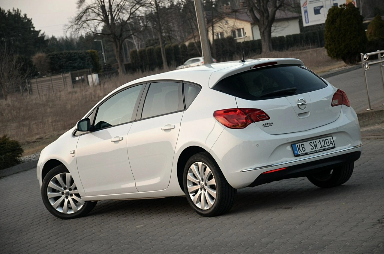 Opel Astra - Zdjęcie 11