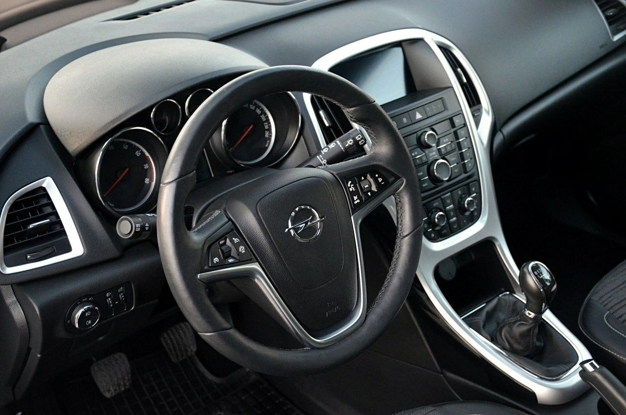 Opel Astra - Zdjęcie 12