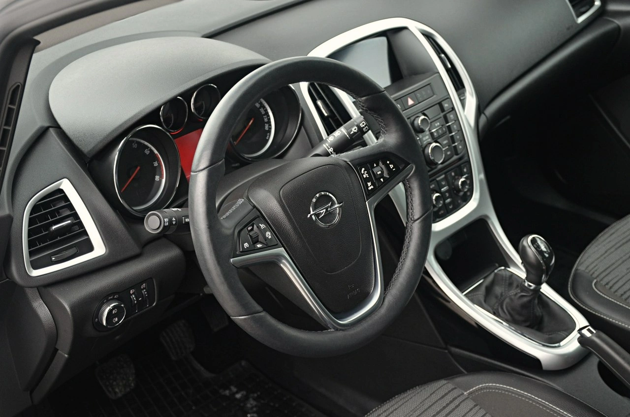 Opel Astra - Zdjęcie 14