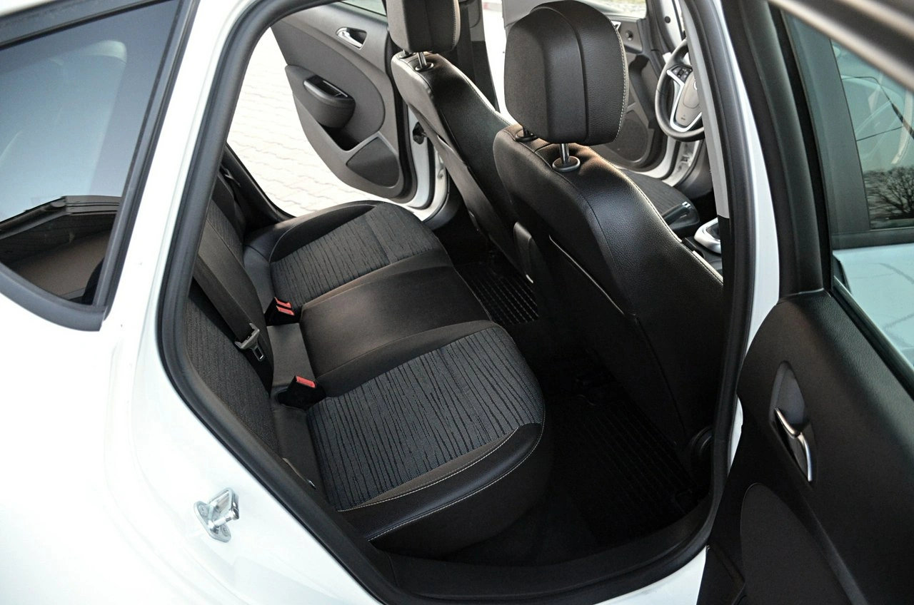 Opel Astra - Zdjęcie 14