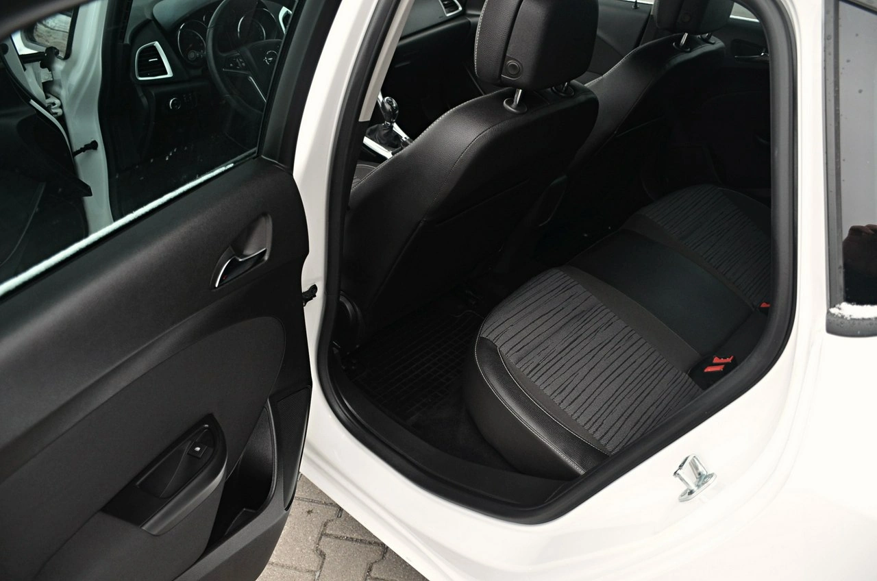 Opel Astra - Zdjęcie 16