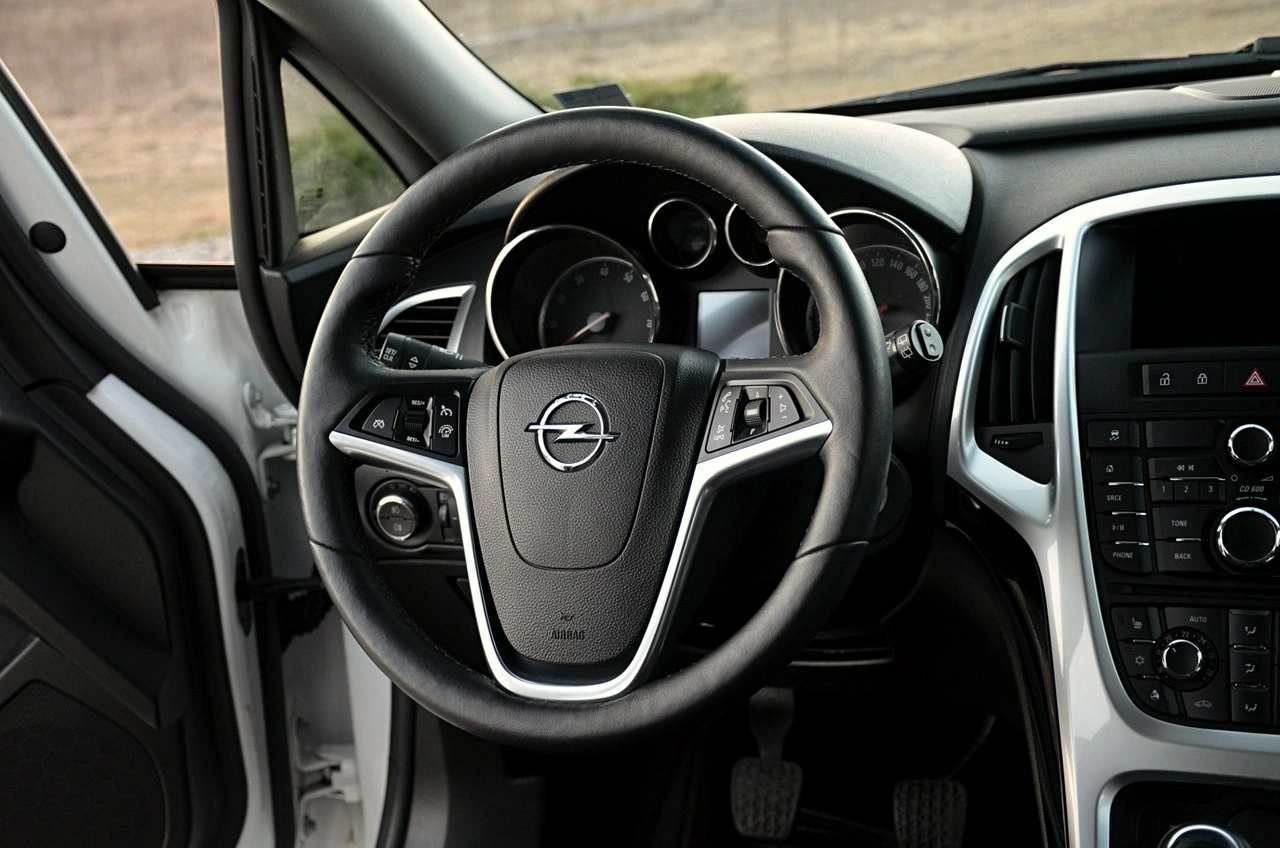 Opel Astra - Zdjęcie 16