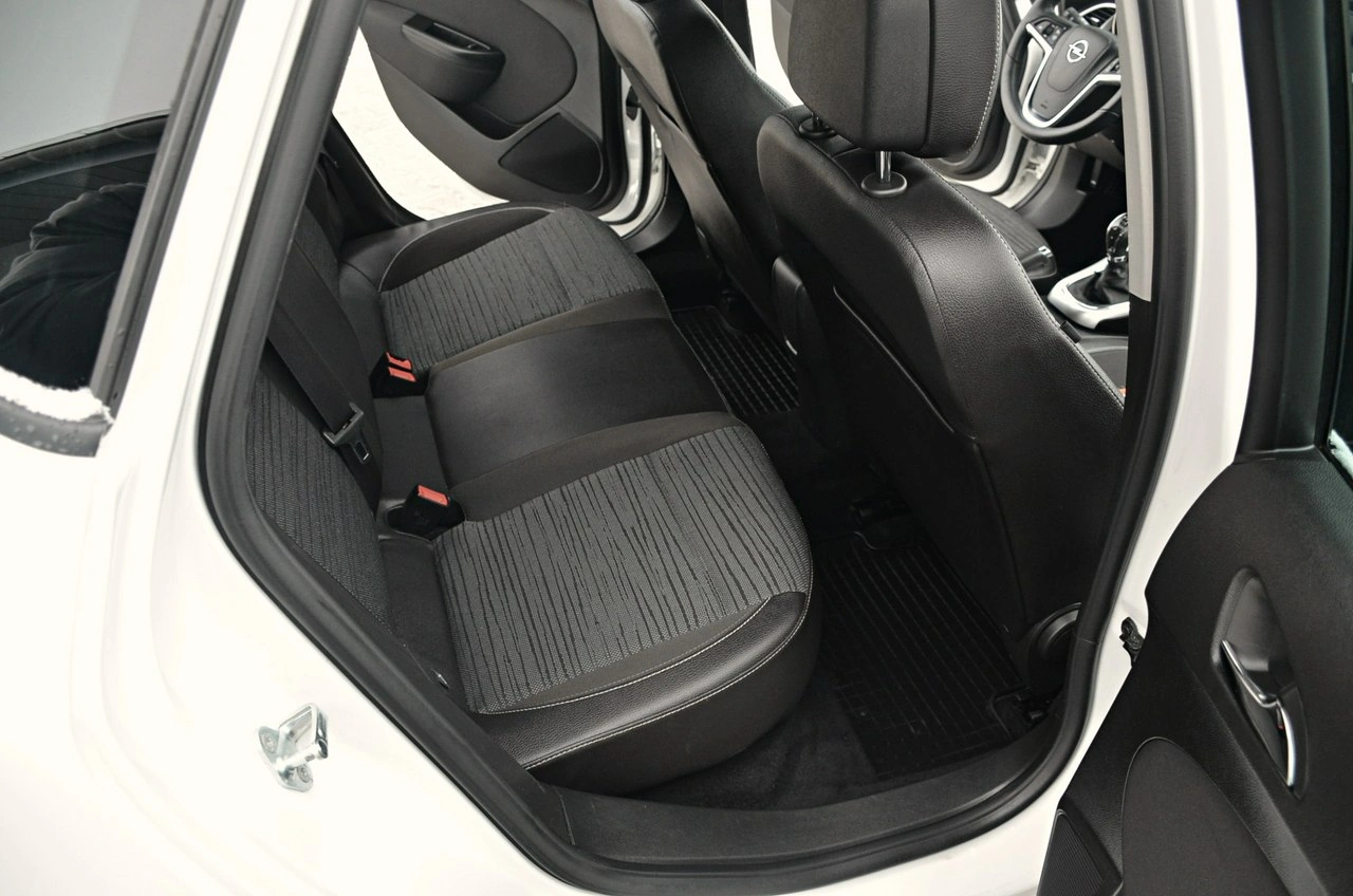 Opel Astra - Zdjęcie 21