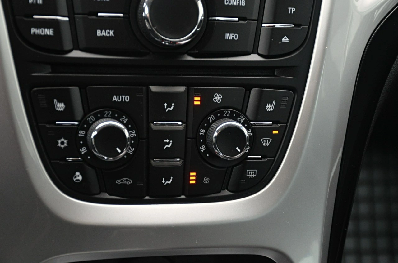 Opel Astra - Zdjęcie 25