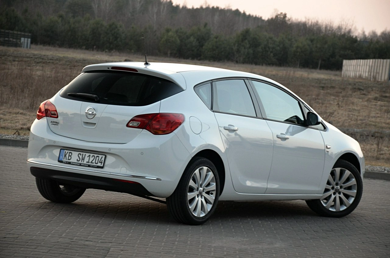 Opel Astra - Zdjęcie 8