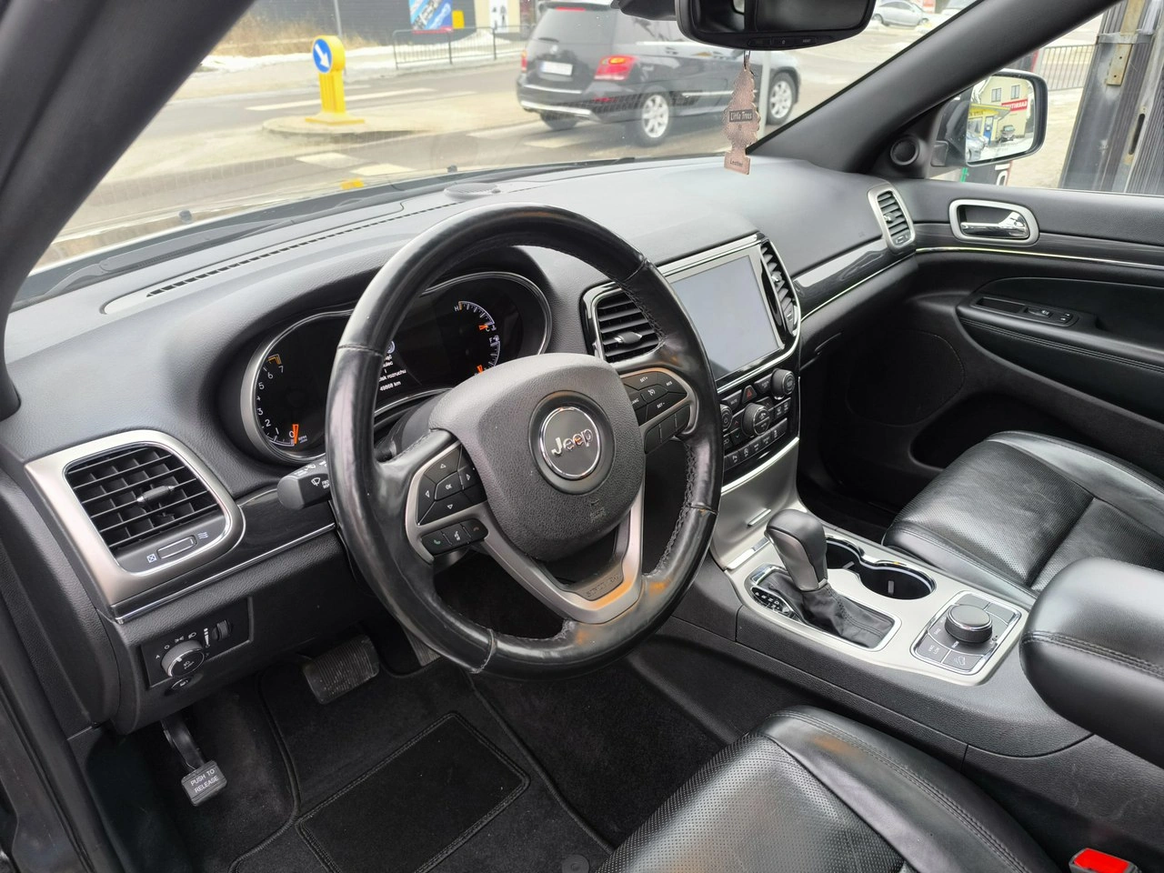 Jeep Grand Cherokee - Zdjęcie 28