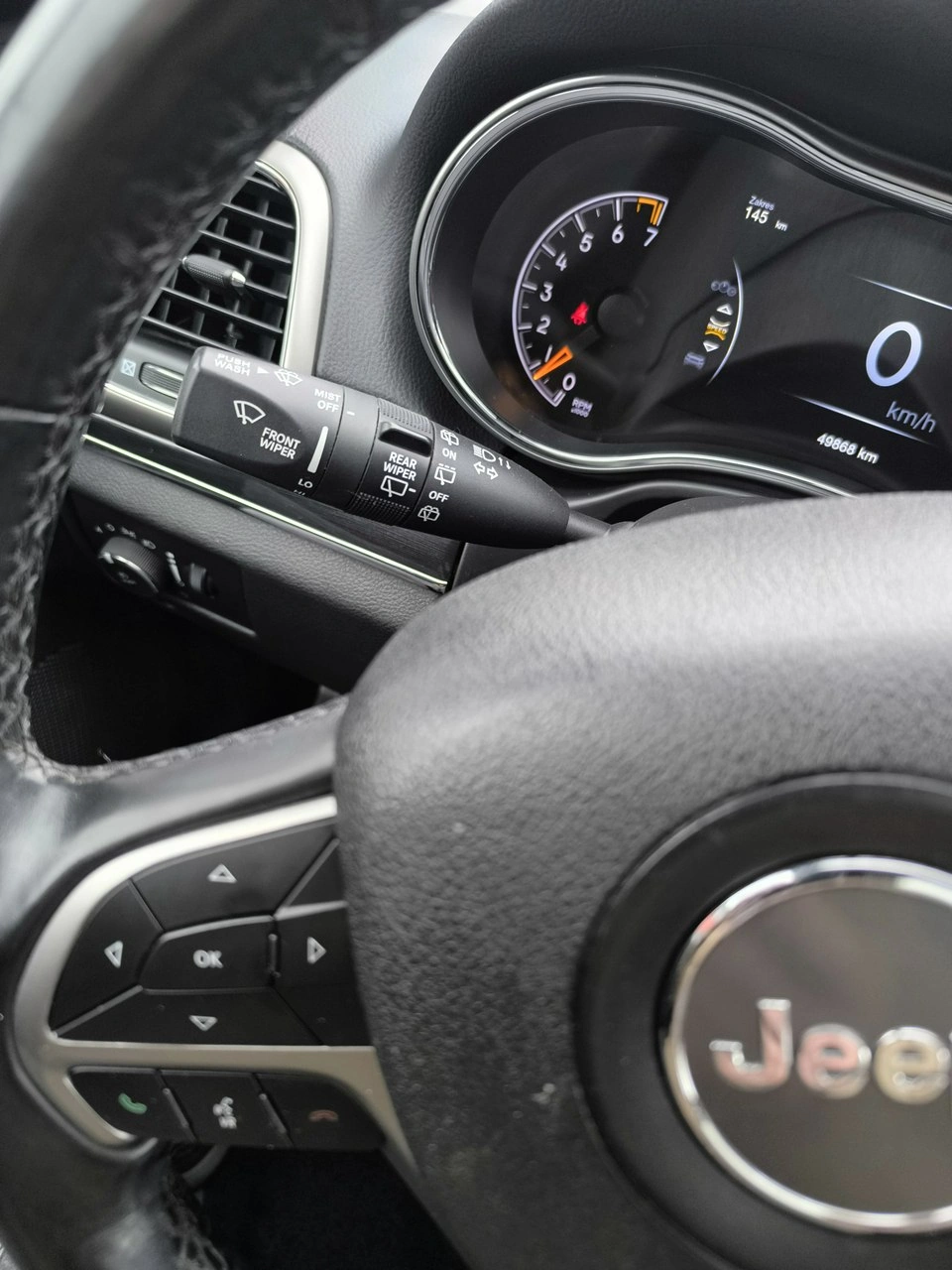 Jeep Grand Cherokee - Zdjęcie 39