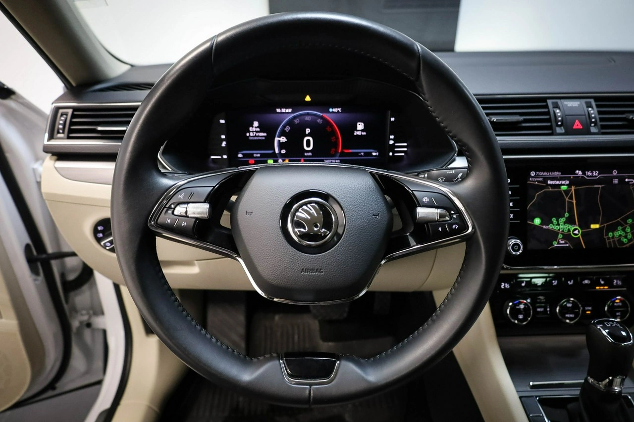 Skoda Superb - Zdjęcie 16