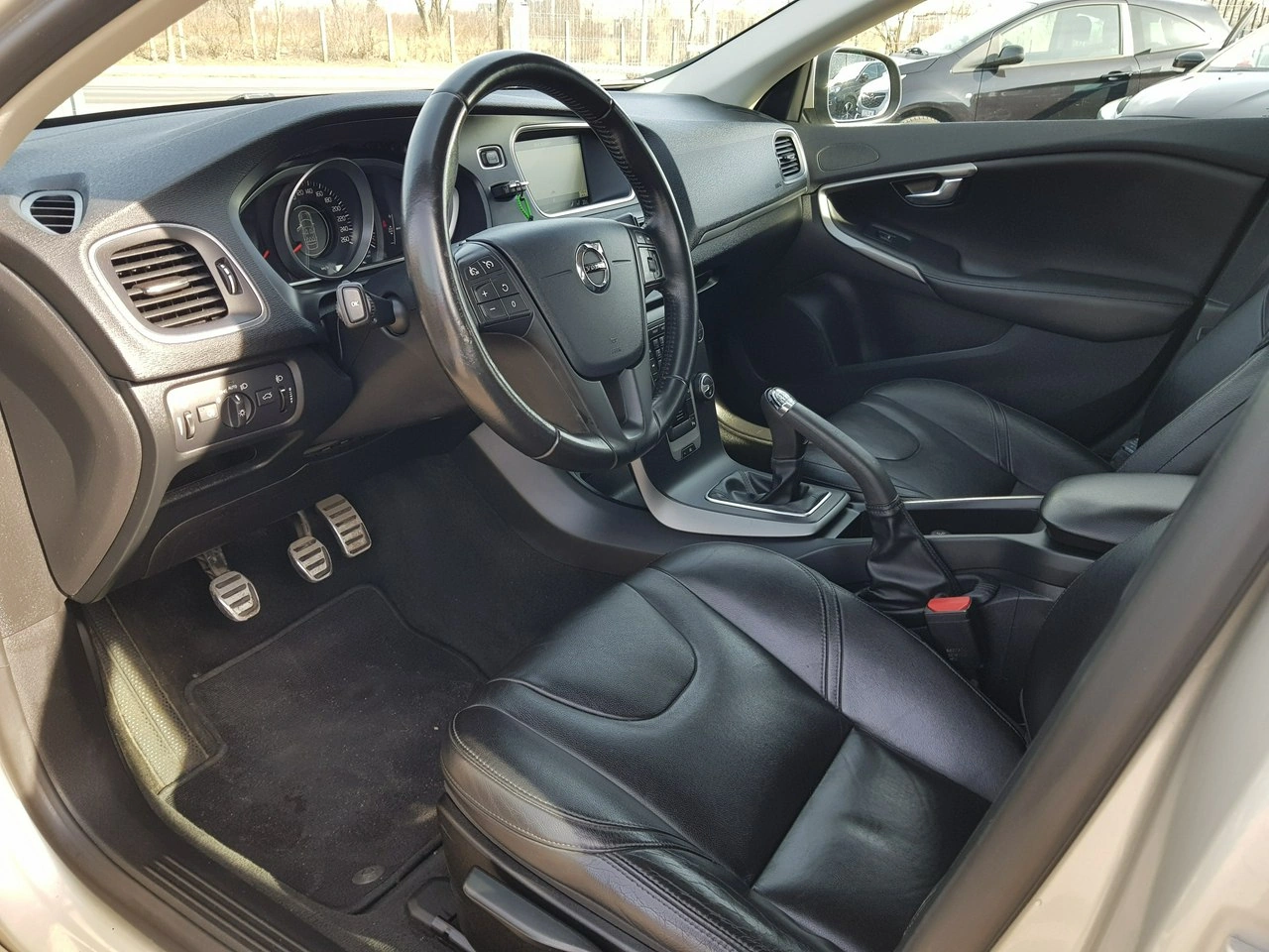 Volvo V40 - Zdjęcie 9