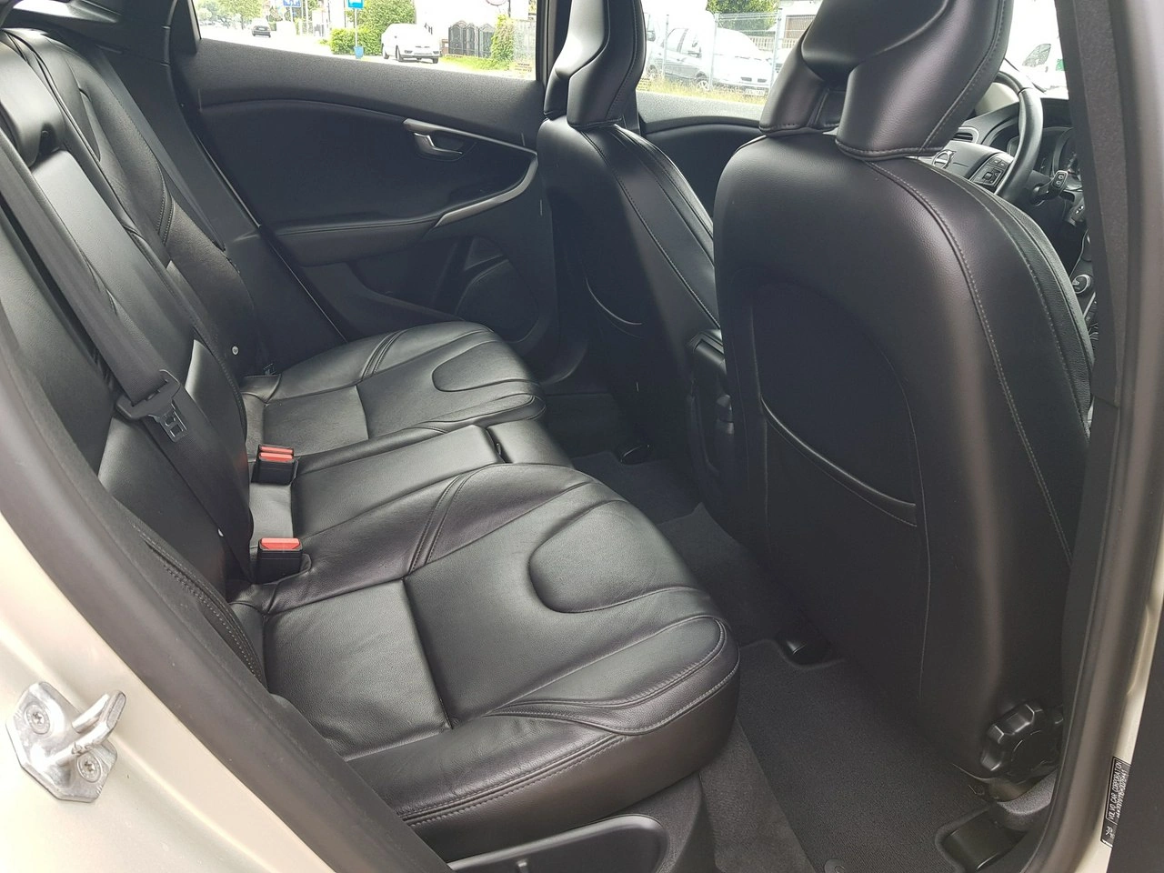 Volvo V40 - Zdjęcie 14