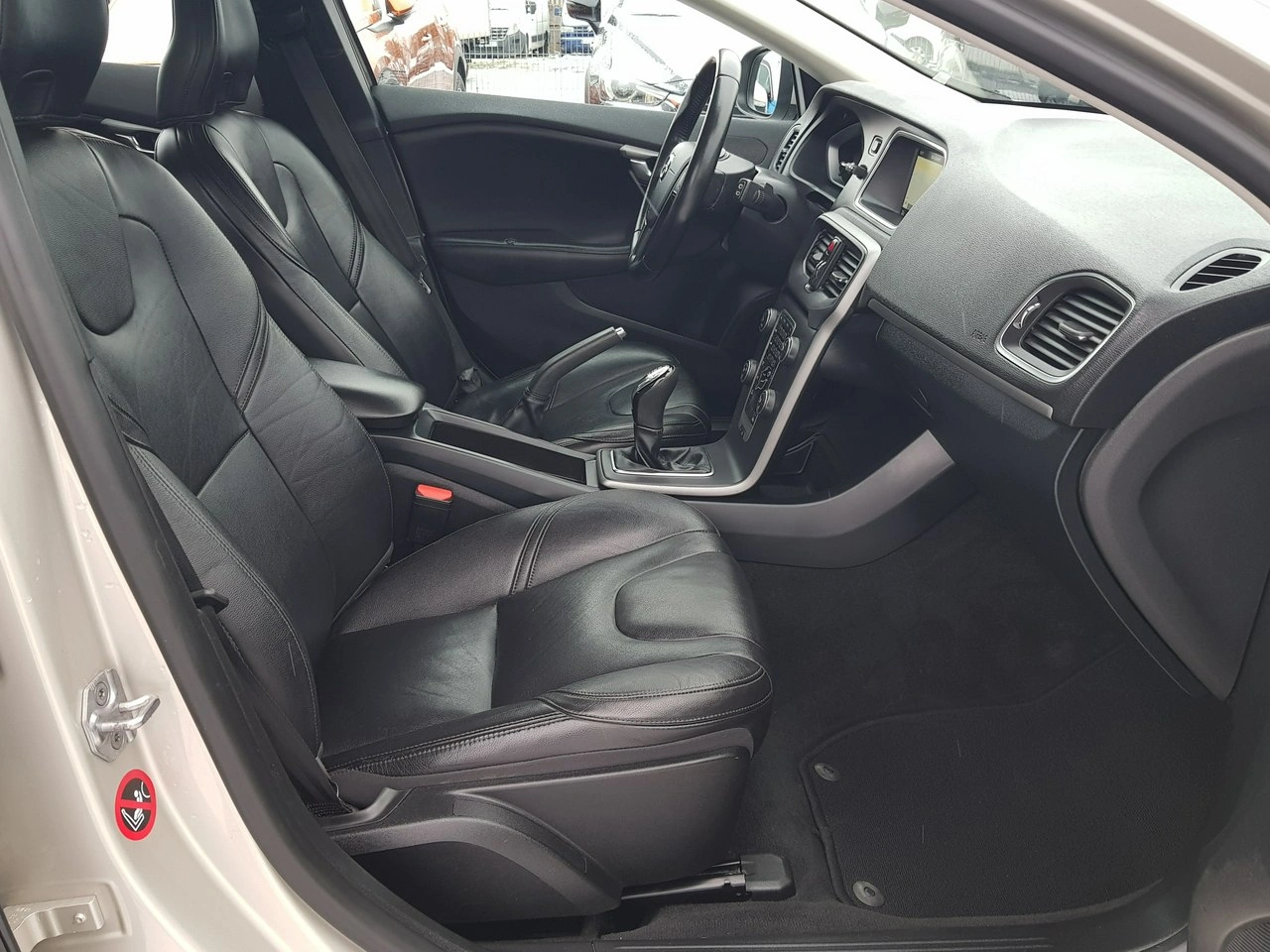 Volvo V40 - Zdjęcie 16