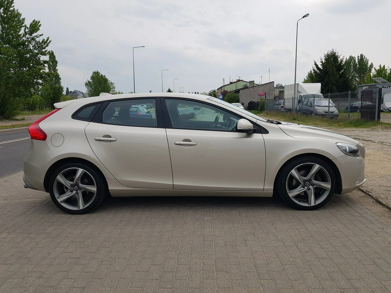 Volvo V40 - Zdjęcie 3