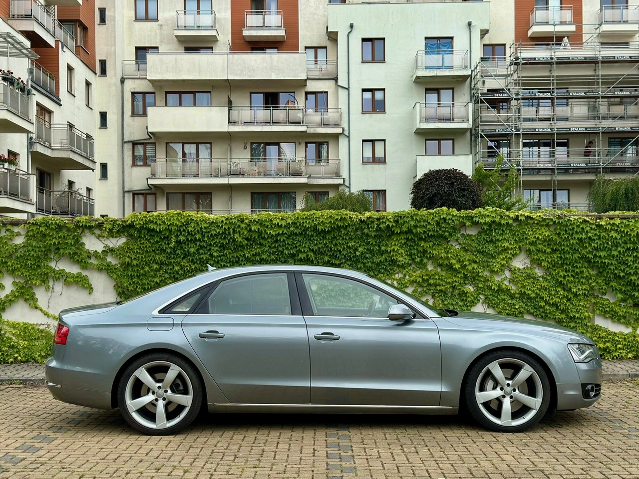 Audi A8 - Zdjęcie 12