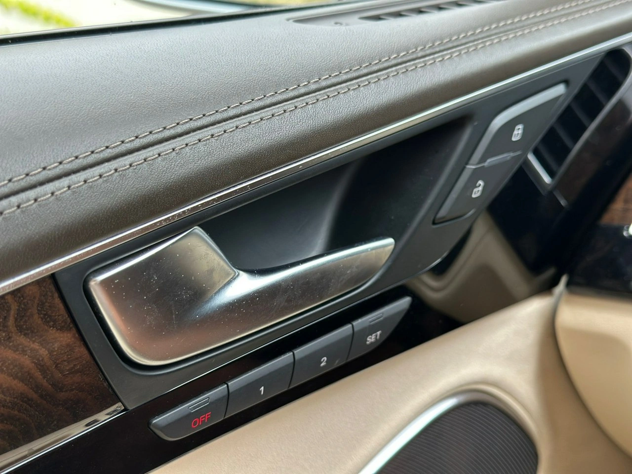 Audi A8 - Zdjęcie 24