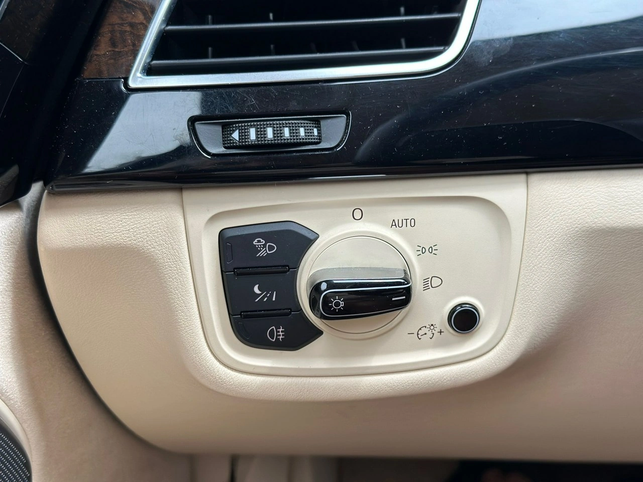 Audi A8 - Zdjęcie 25