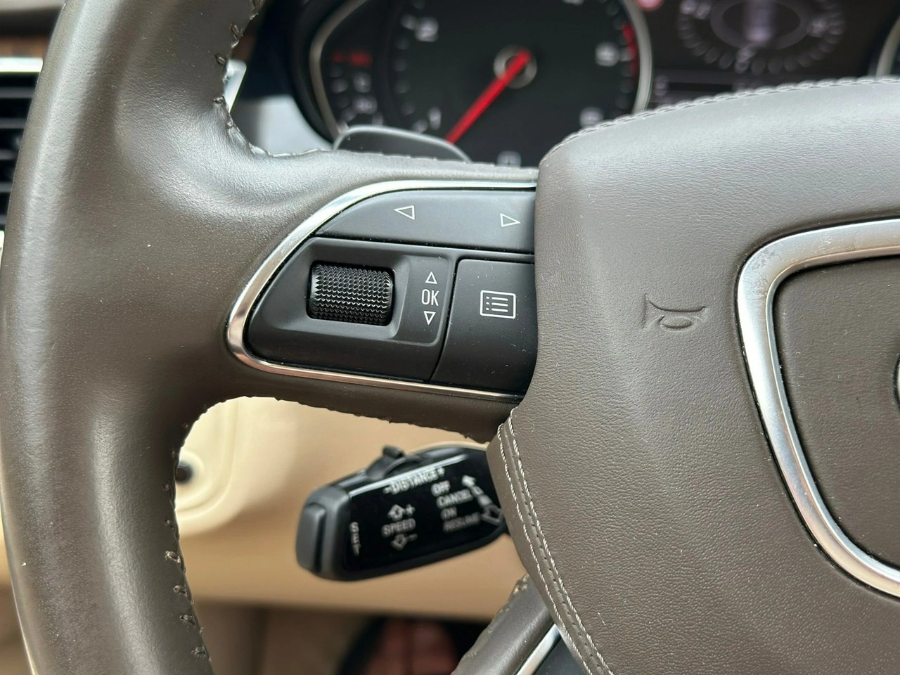 Audi A8 - Zdjęcie 28