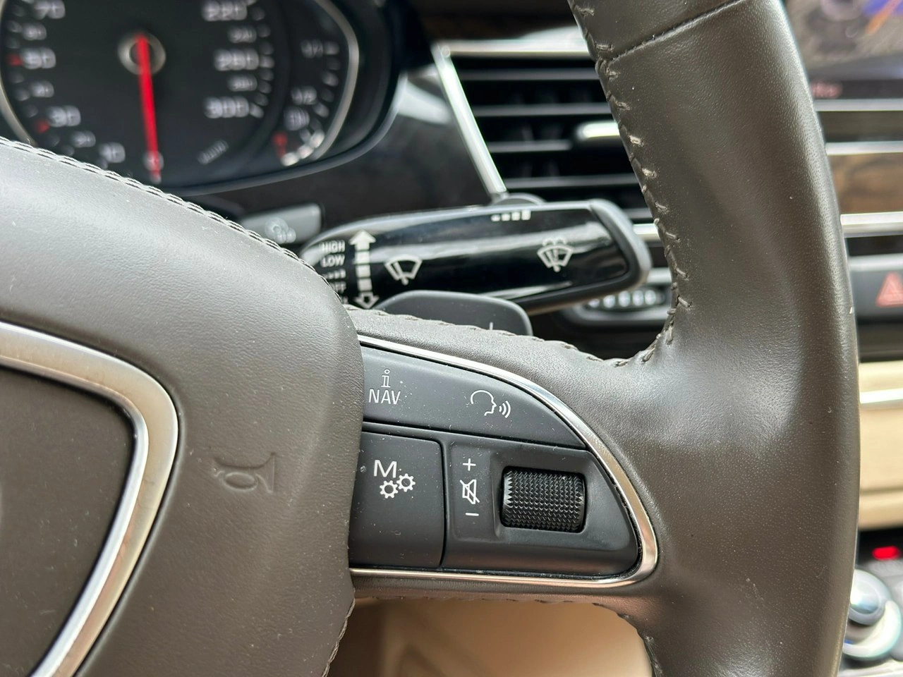 Audi A8 - Zdjęcie 29