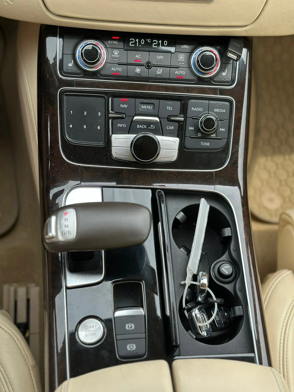 Audi A8 - Zdjęcie 35