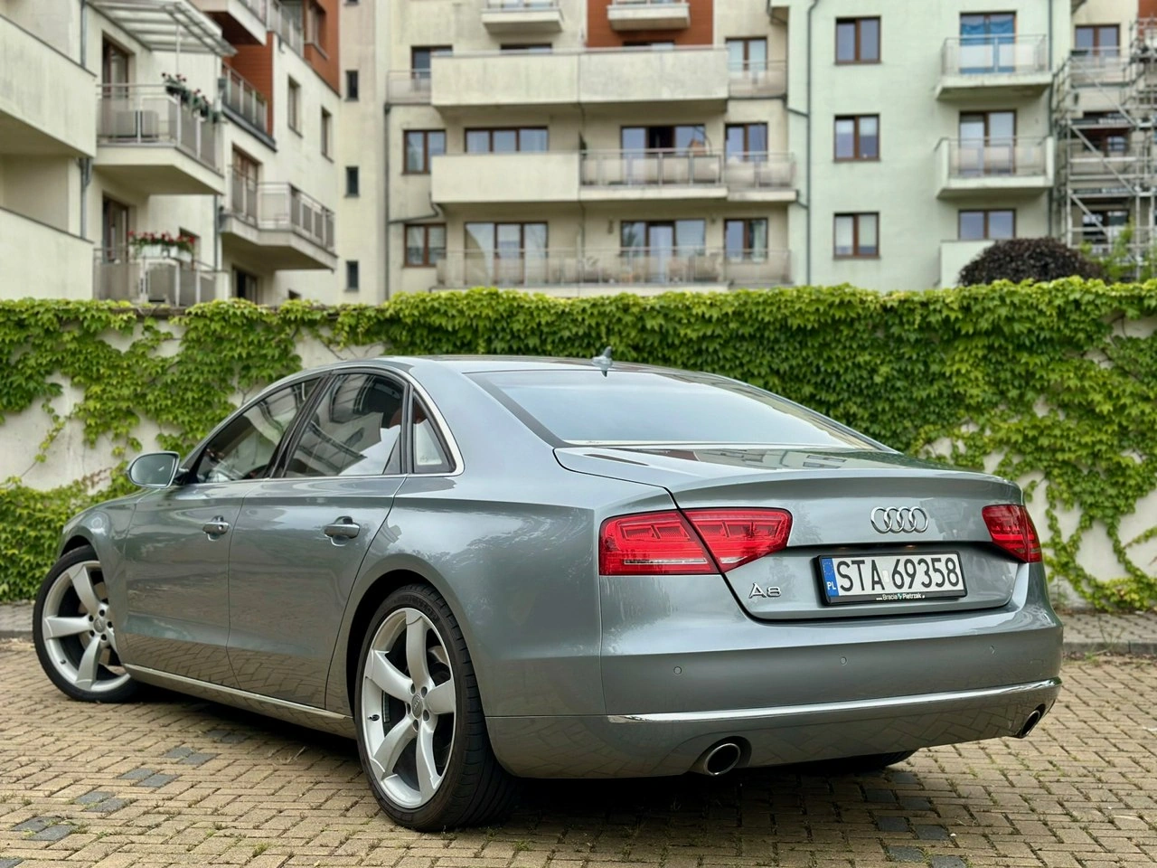 Audi A8 - Zdjęcie 2