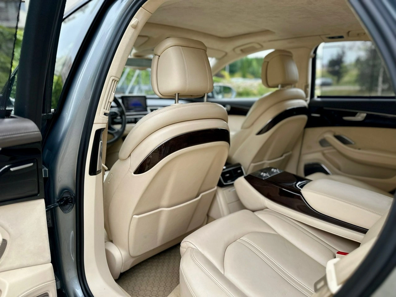 Audi A8 - Zdjęcie 40