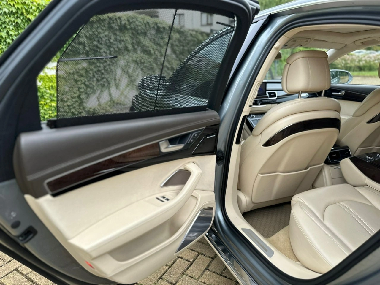 Audi A8 - Zdjęcie 41