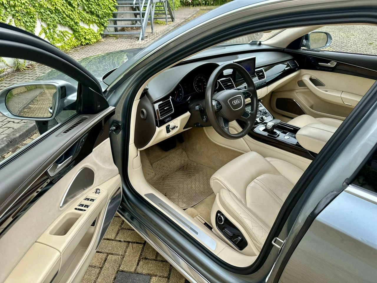 Audi A8 - Zdjęcie 4