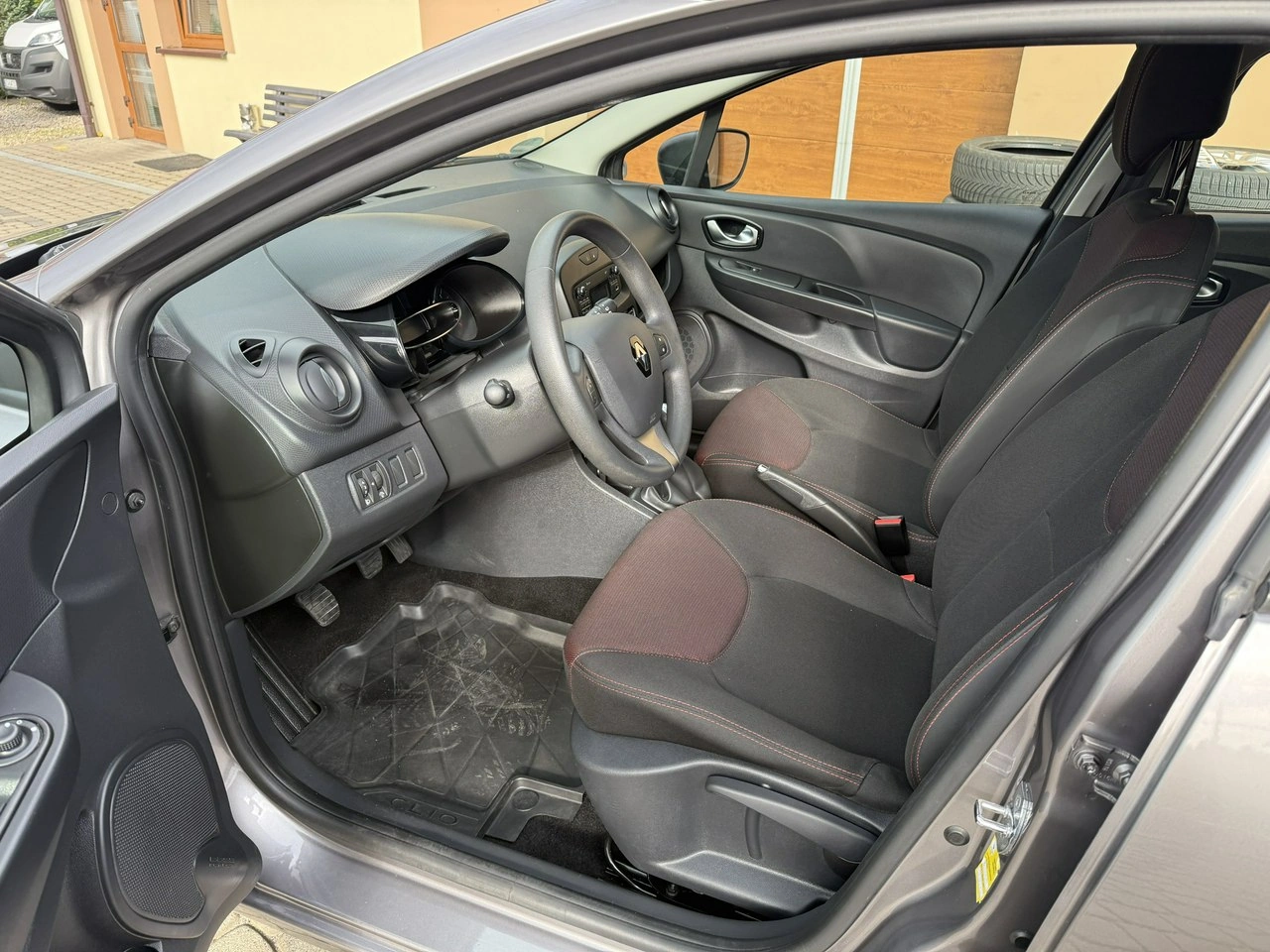 Renault Clio - Zdjęcie 16