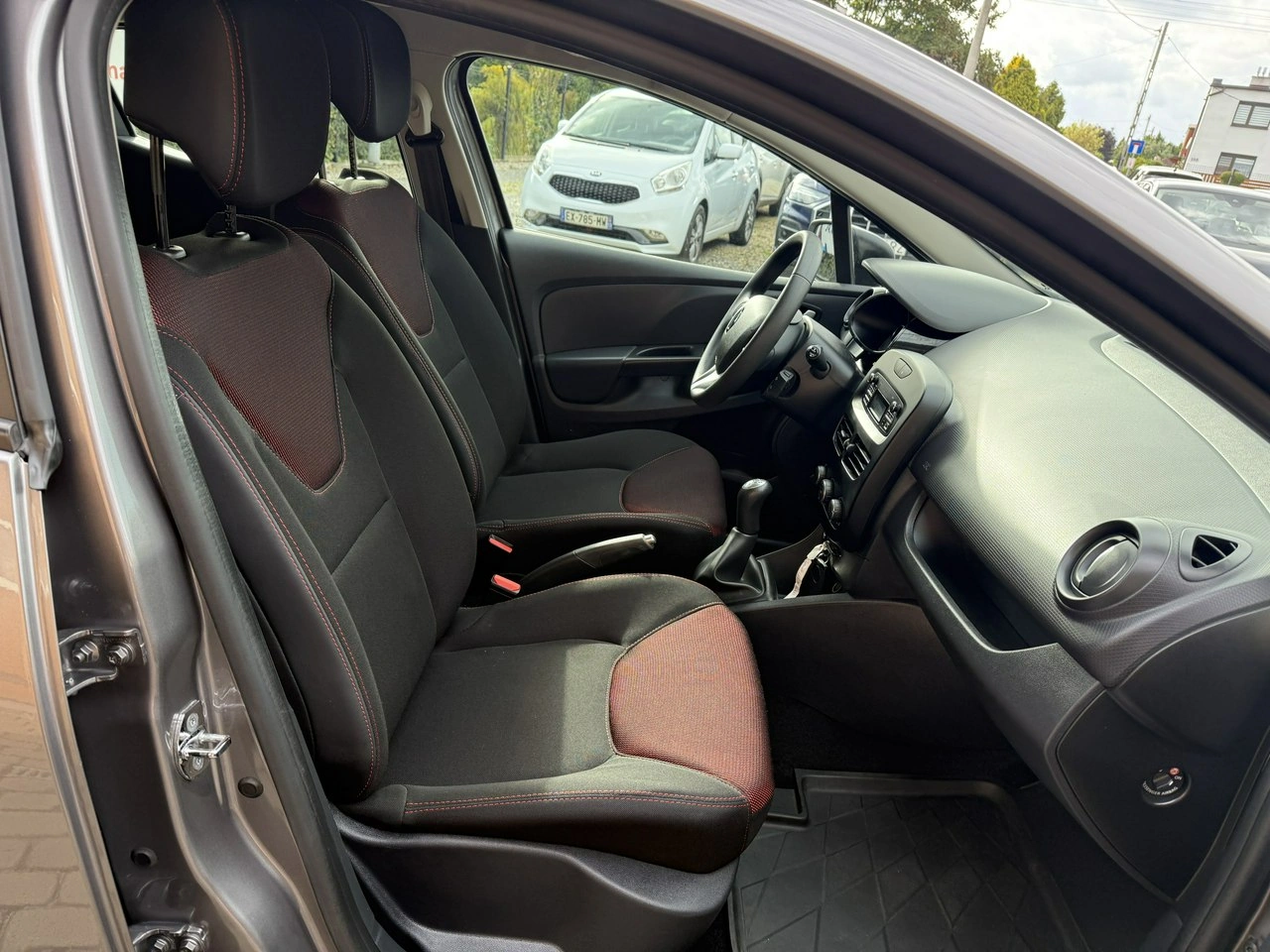 Renault Clio - Zdjęcie 17