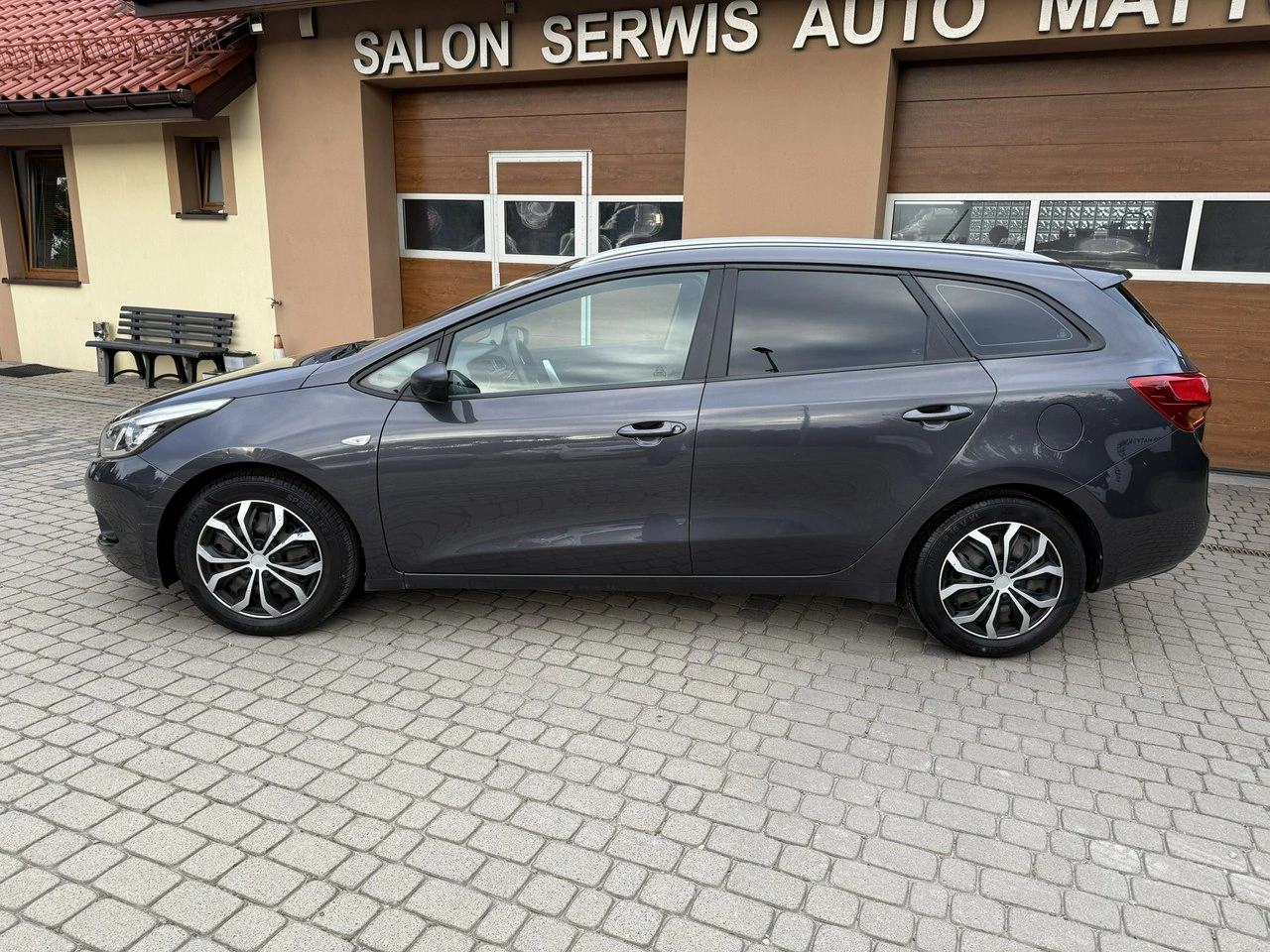 Kia Ceed - Zdjęcie 10