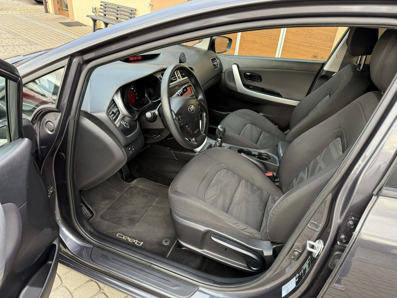 Kia Ceed - Zdjęcie 21