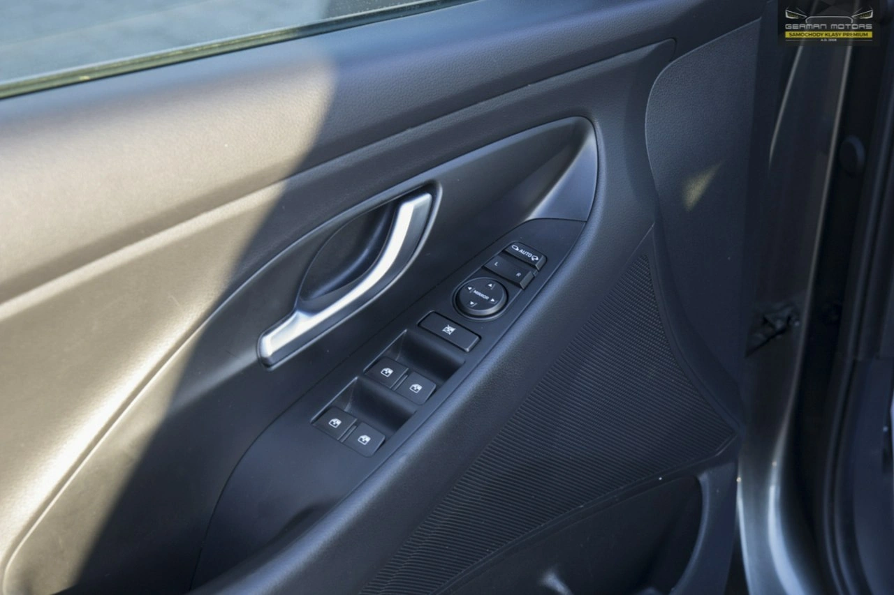 Hyundai i30 - Zdjęcie 23