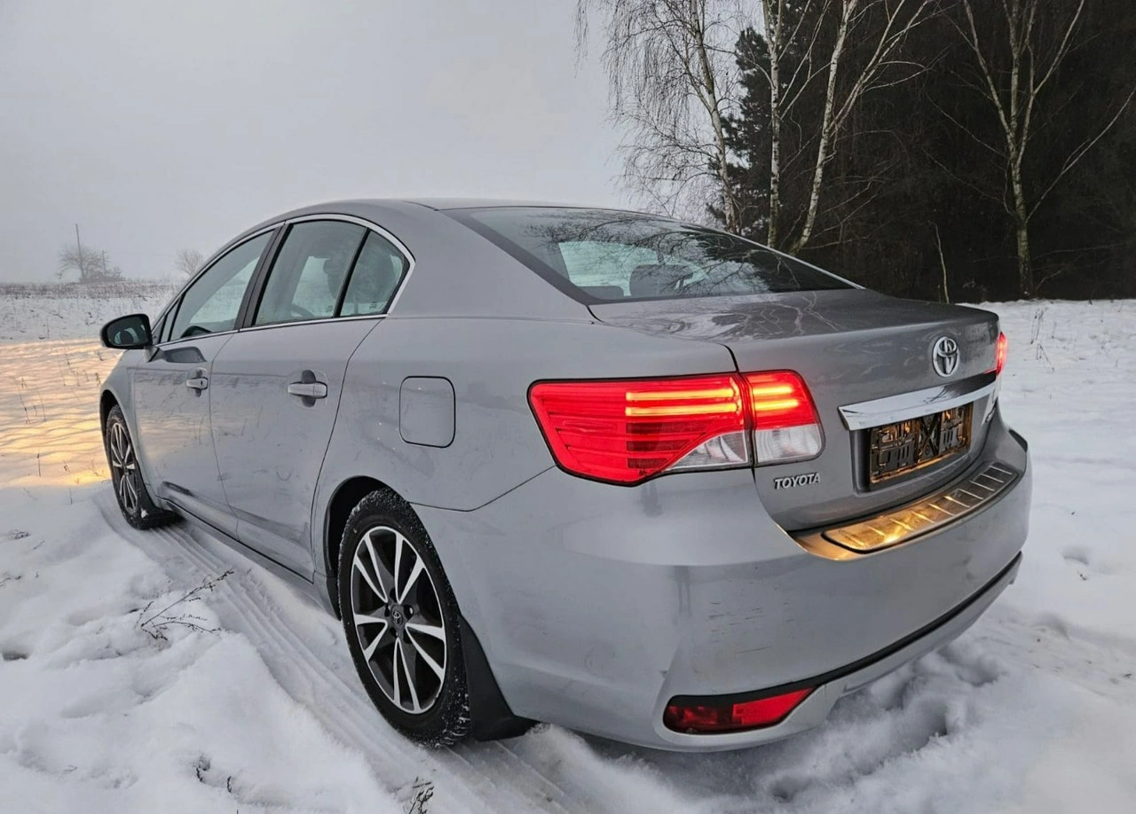 Toyota Avensis - Zdjęcie 15