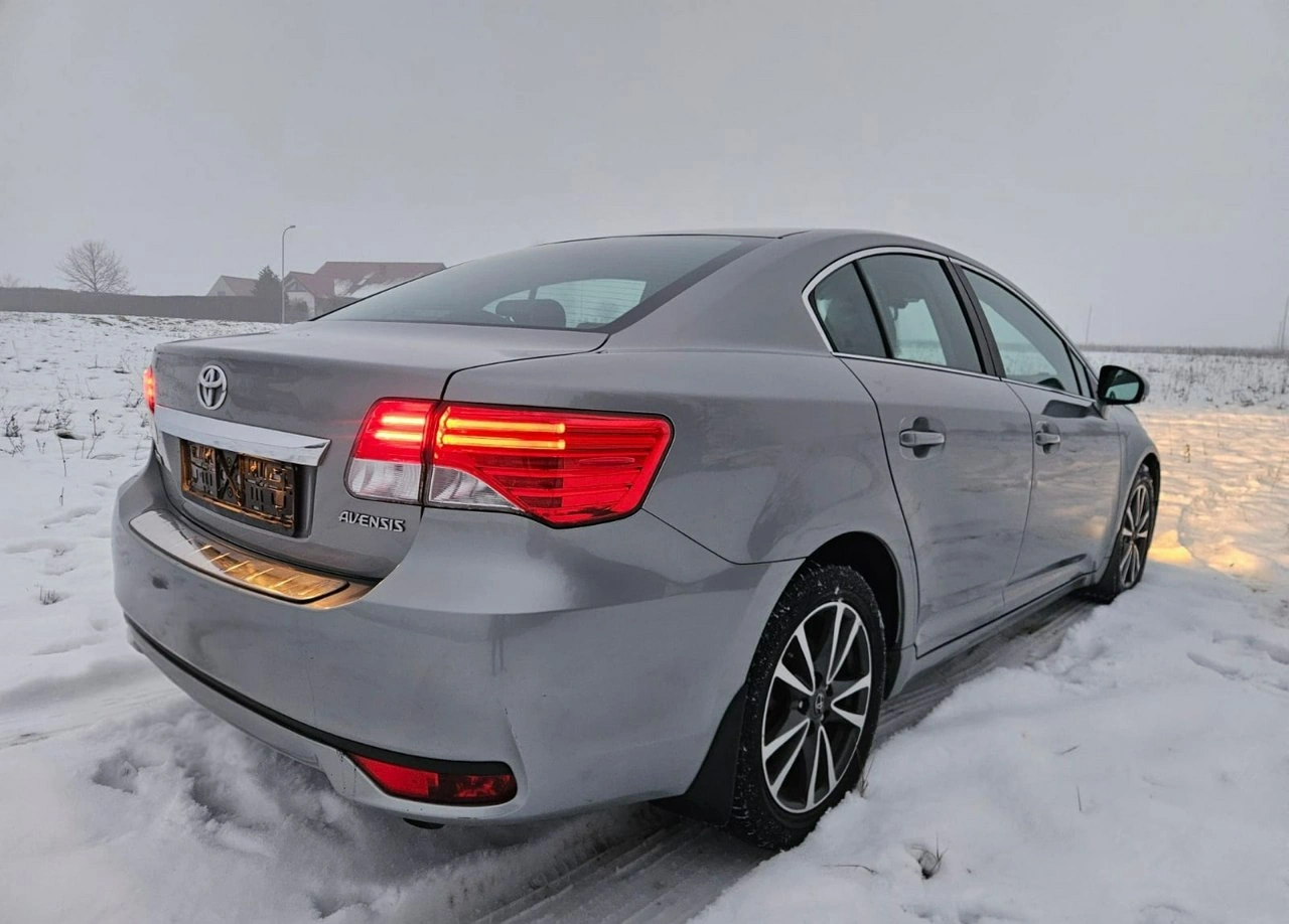 Toyota Avensis - Zdjęcie 7