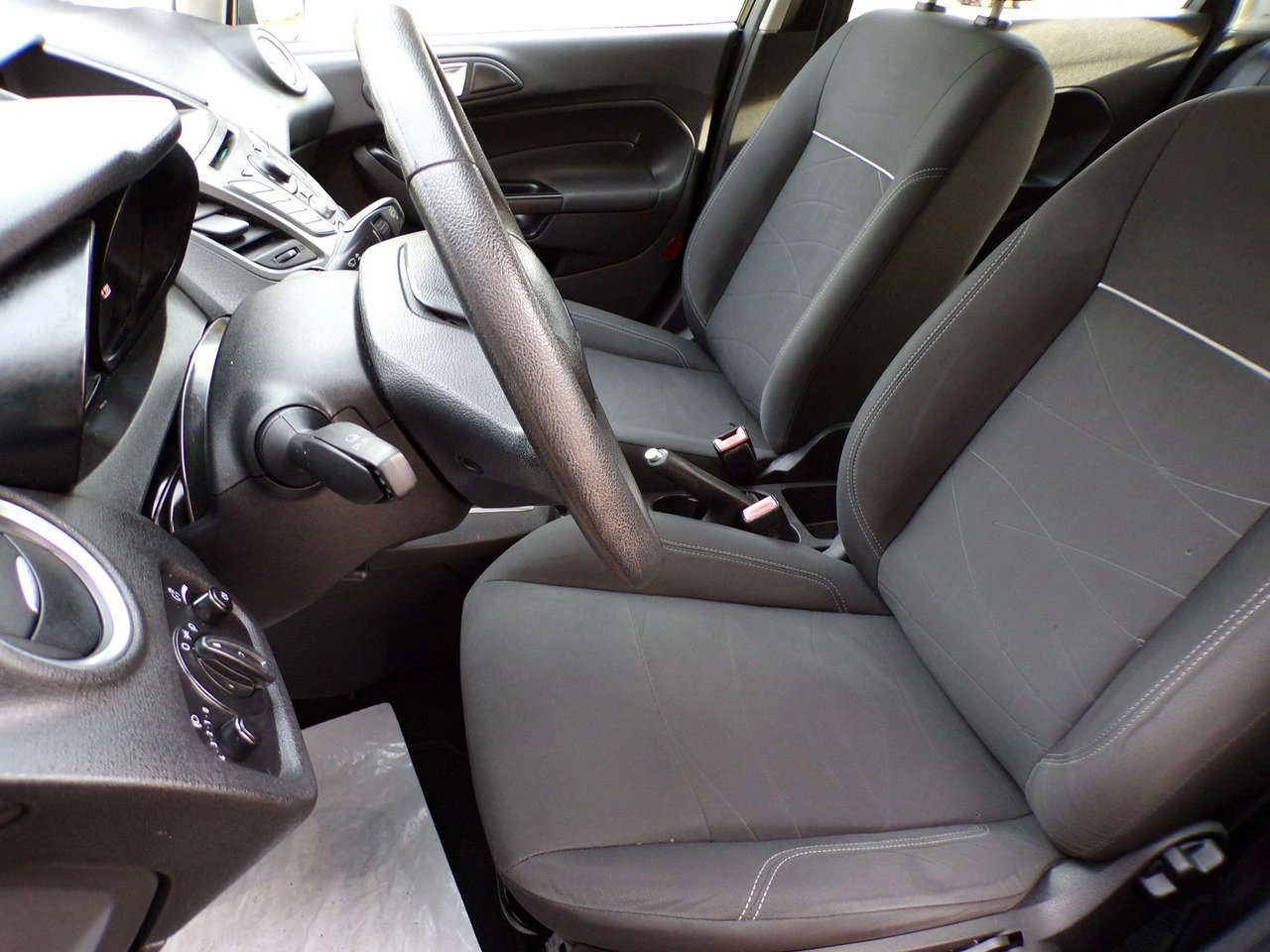 Ford Fiesta - Zdjęcie 27