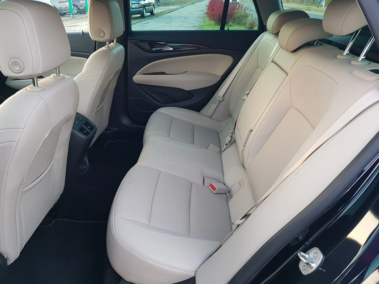 Opel Insignia - Zdjęcie 10