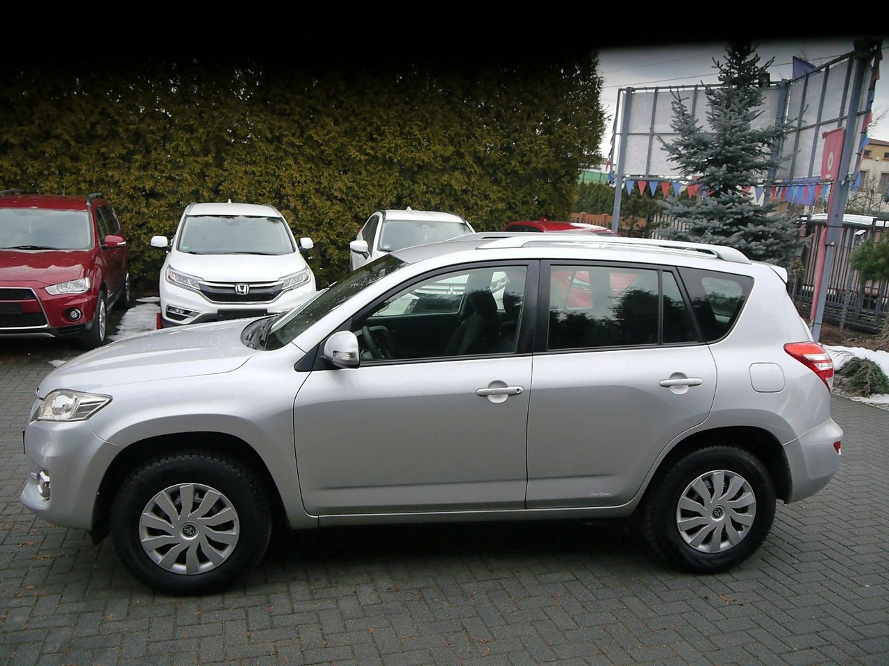 Toyota RAV-4 - Zdjęcie 9