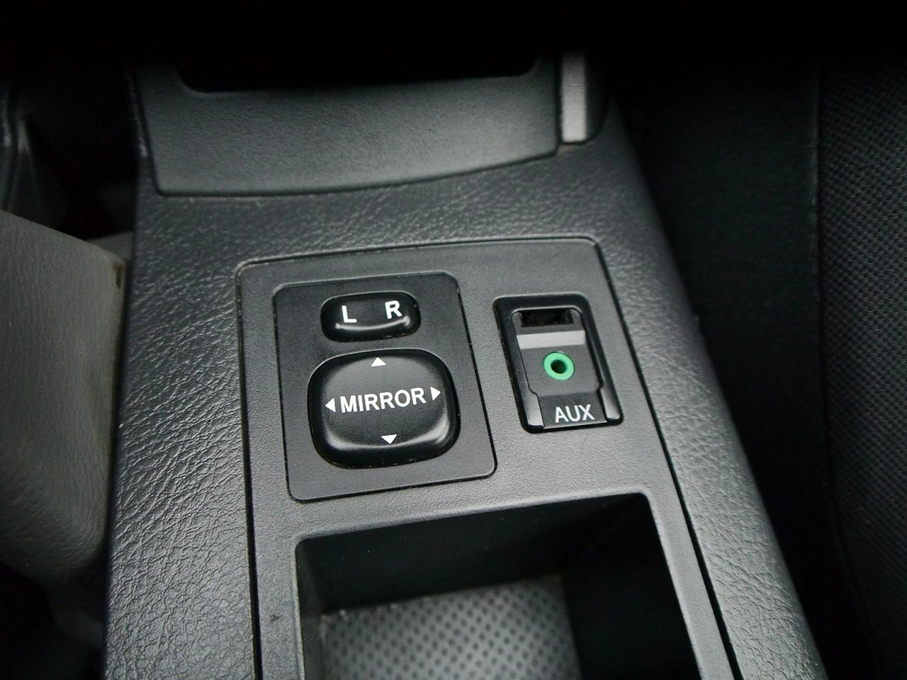 Toyota RAV-4 - Zdjęcie 26