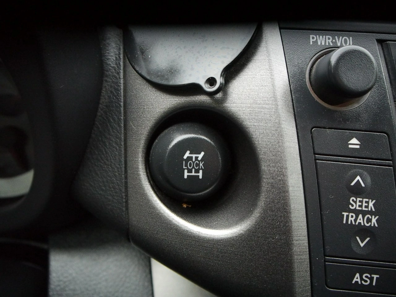 Toyota RAV-4 - Zdjęcie 29