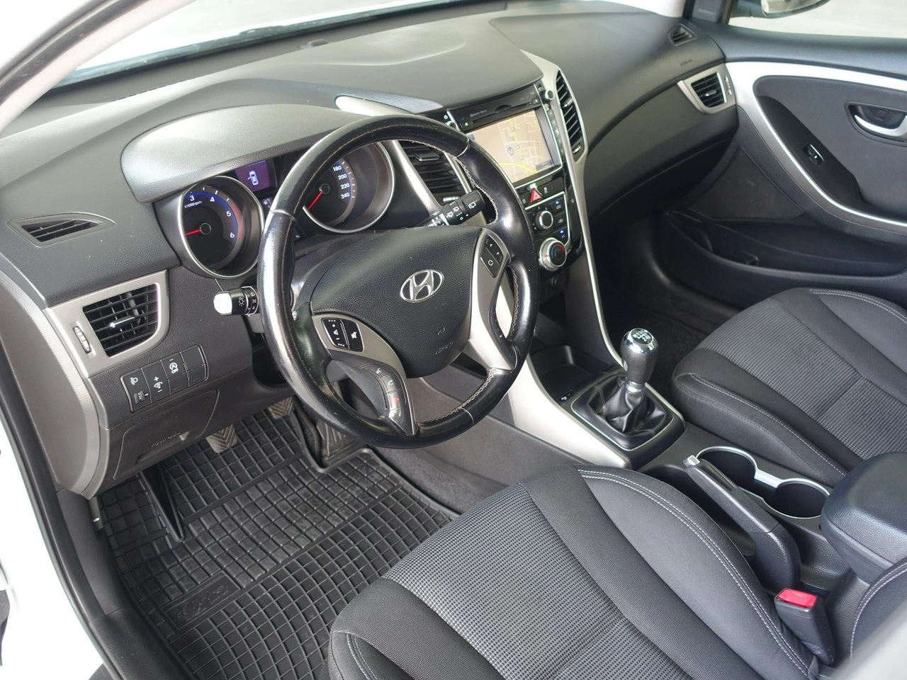 Hyundai i30 - Zdjęcie 10