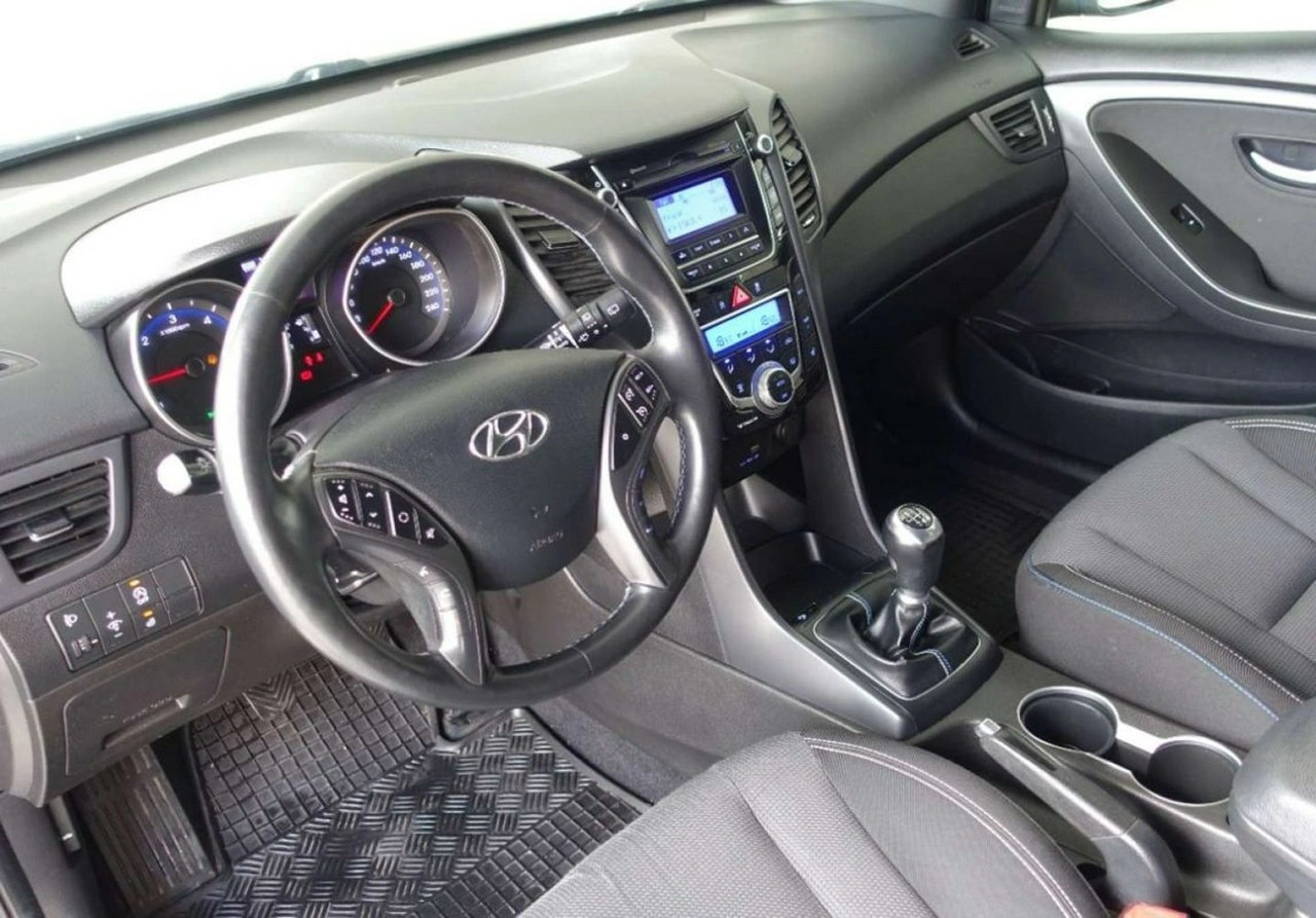 Hyundai i30 - Zdjęcie 12