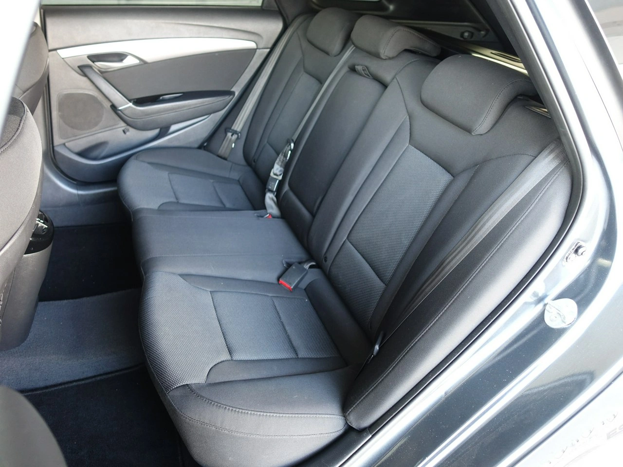 Hyundai i40 - Zdjęcie 16