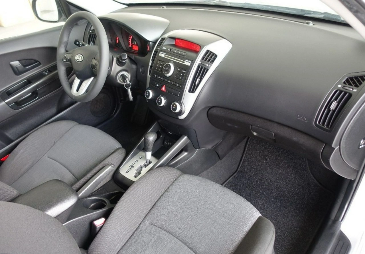 Kia Ceed - Zdjęcie 16