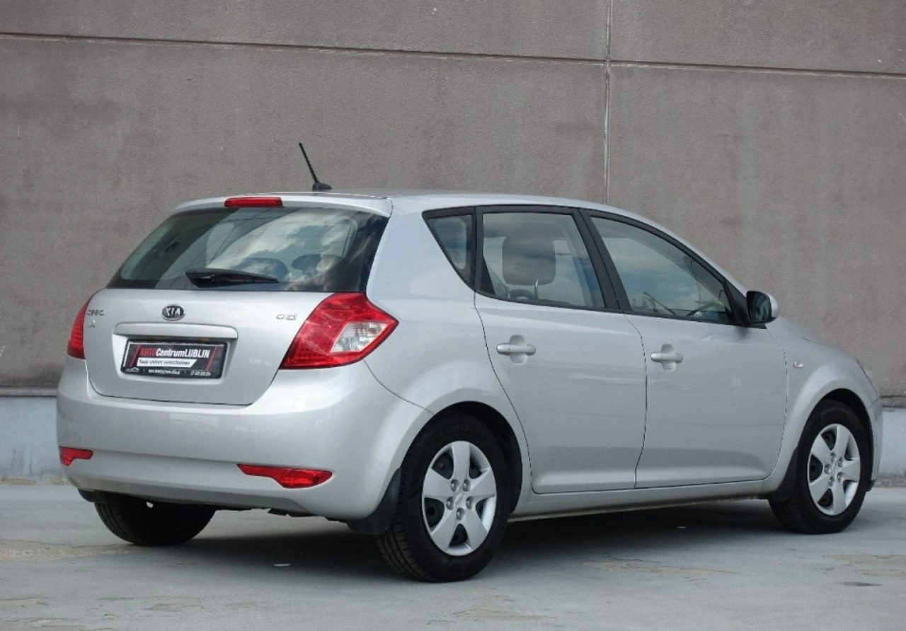Kia Ceed - Zdjęcie 9