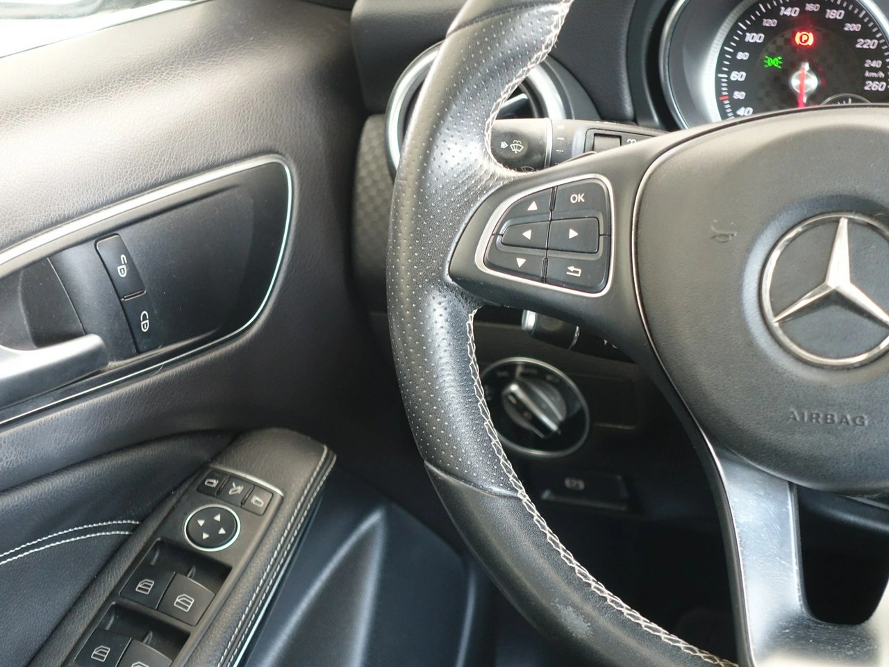 Mercedes A 180 - Zdjęcie 24