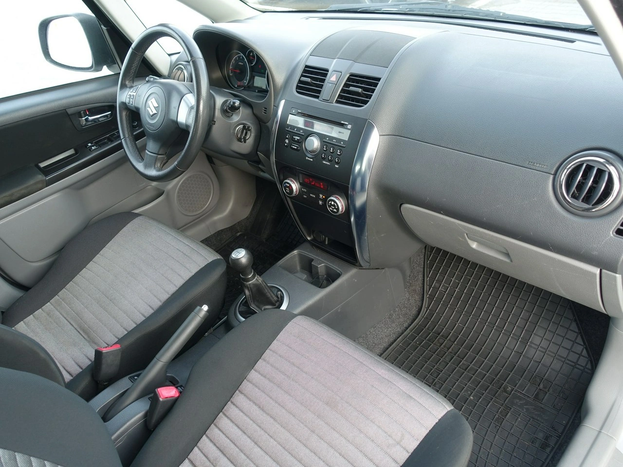 Suzuki SX4 - Zdjęcie 17